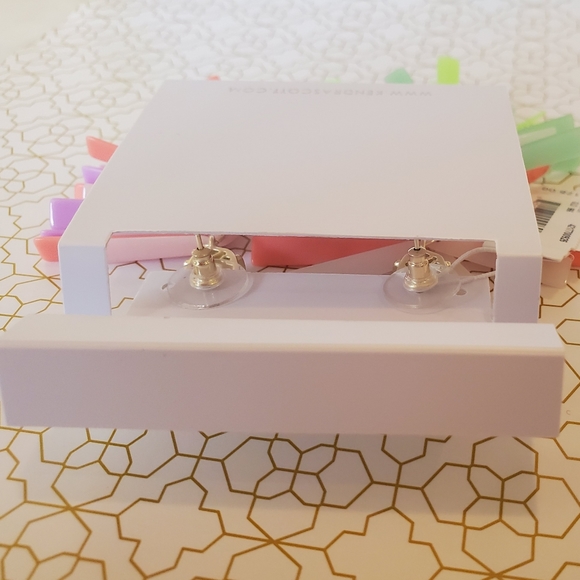 Kendra Scott Jasper Fringe Earrings
Multicolor - Picture 4 of 4